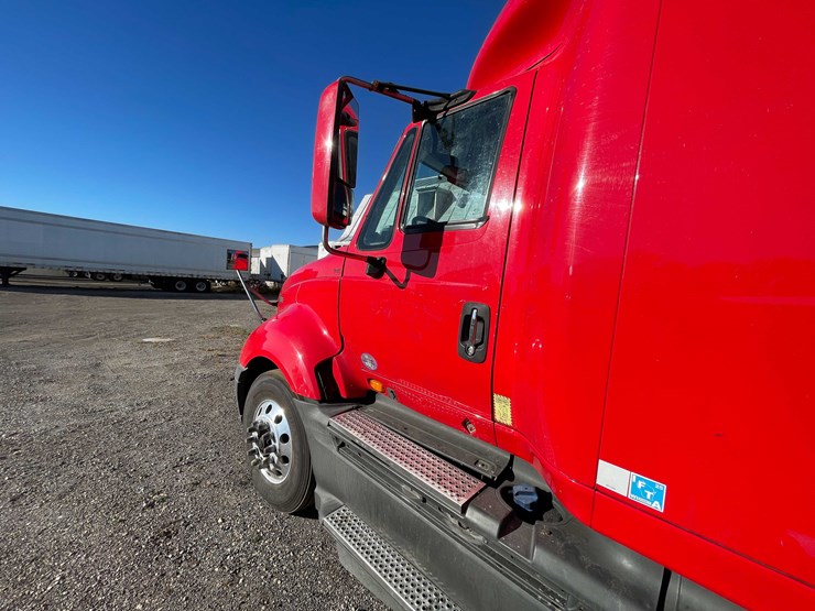 #402-•-2016-international-semi-tractor-(has-wi-title)-(denmark,-wi)-image-57