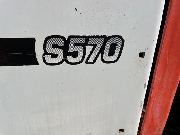 2015-bobcat-s570-image-18