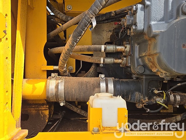 2023-komatsu-pc490-lc-11-image-69