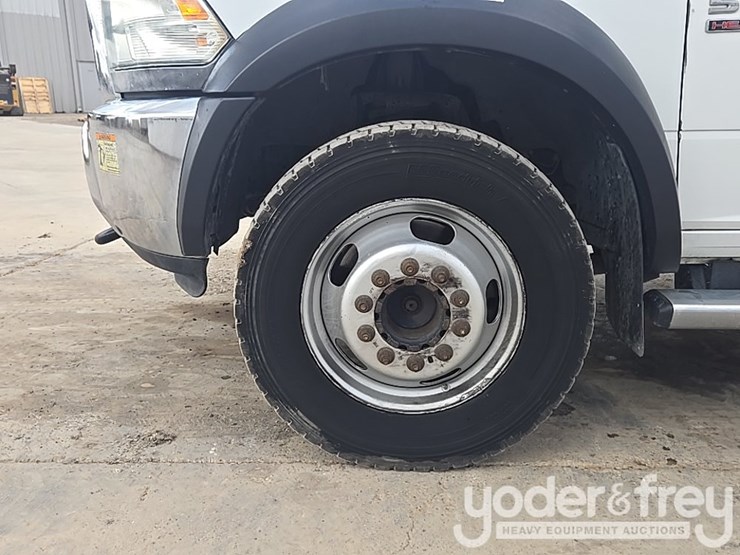 2015-dodge-ram-5500-image-11