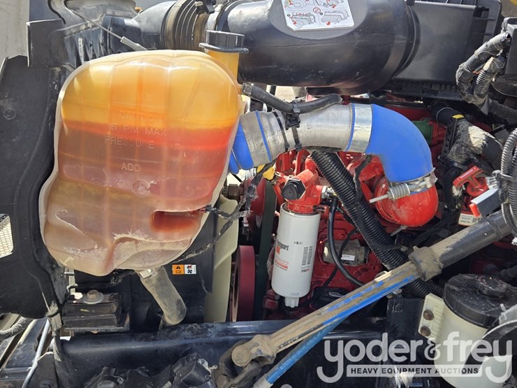 2013-ford-f750-image-33