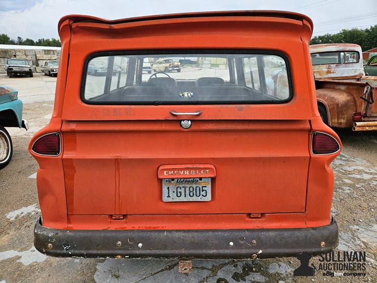 1963-chevrolet-suburban-image-6