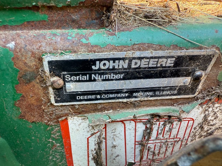 john-deere-330-image-27