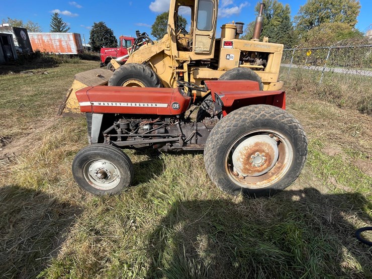 massey-ferguson-135-image-2