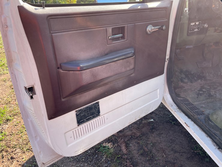 #516-•-1984-chevy-d350-4x4-pickup-(title-in-delay)-(wakefield,-mi)-image-64