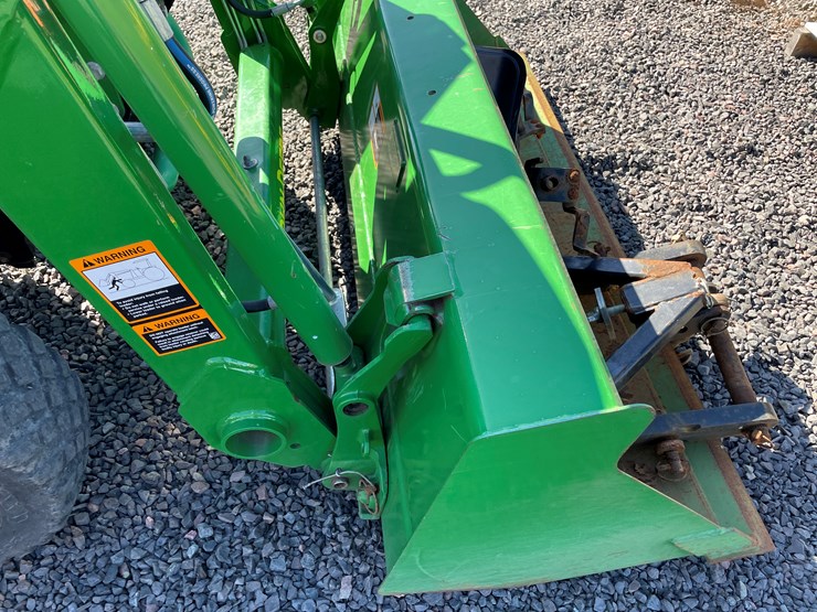 2019-john-deere-2038r-image-32