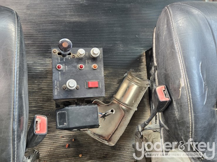 2018-peterbilt-348-image-84
