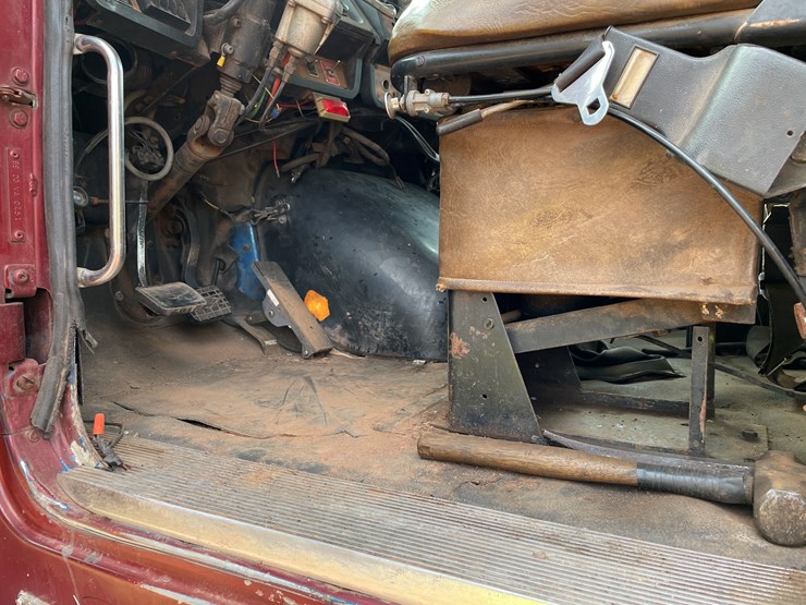 #412-•-1988-white-gmc/autocar-quad-axle-dump-truck-(title-in-delay)-(wakefield,-mi)-image-60
