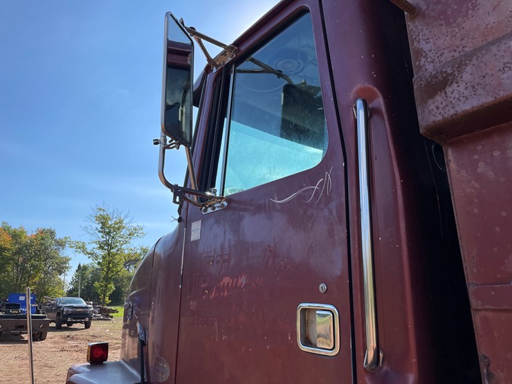 #412-•-1988-white-gmc/autocar-quad-axle-dump-truck-(title-in-delay)-(wakefield,-mi)-image-20