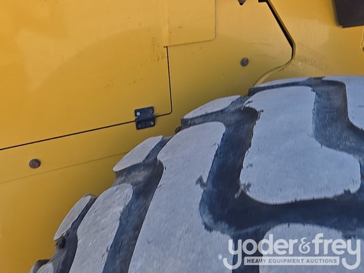 2020-caterpillar-930-image-33