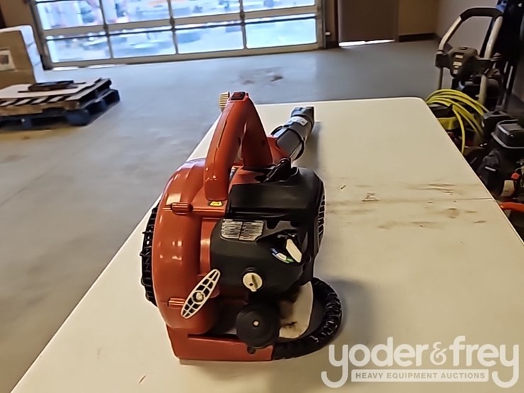 homelite-gas-2-cycle-handheld-blower-image-4