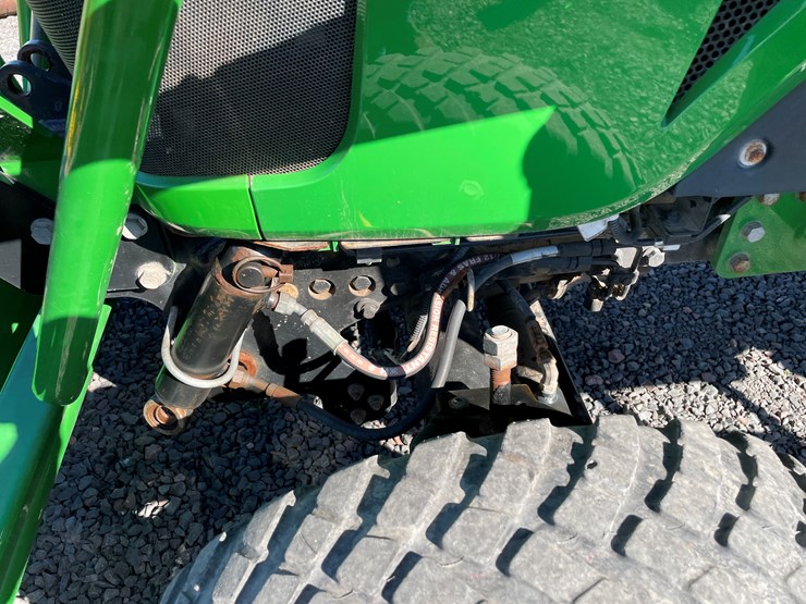 2019-john-deere-2038r-image-14