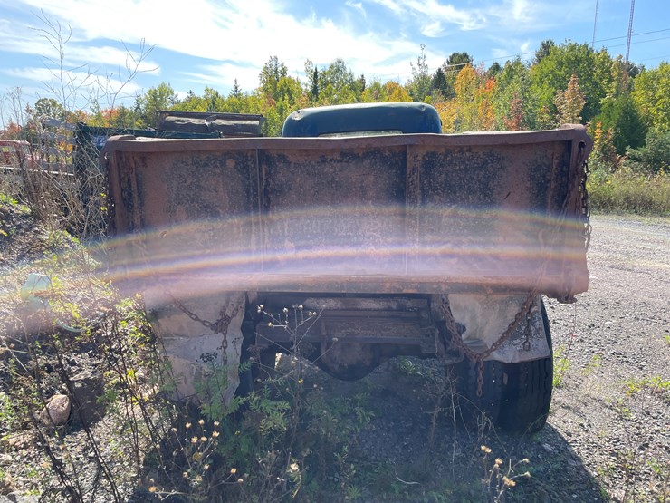 #426-•-vintage-ford-1-1/2-ton-single-axle-dump-truck-(no-title)-(houghton,-mi)-image-6