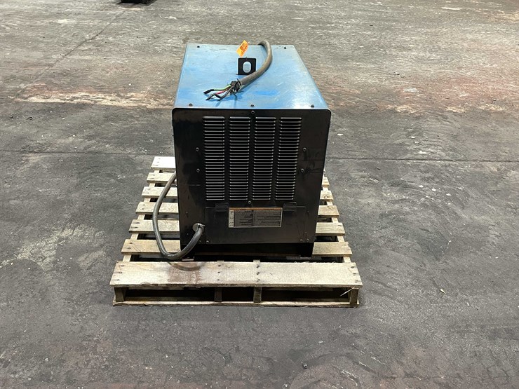 #6880-•-miller-delta-weld-welding-power-source-(kaukauna,-wi)-image-4