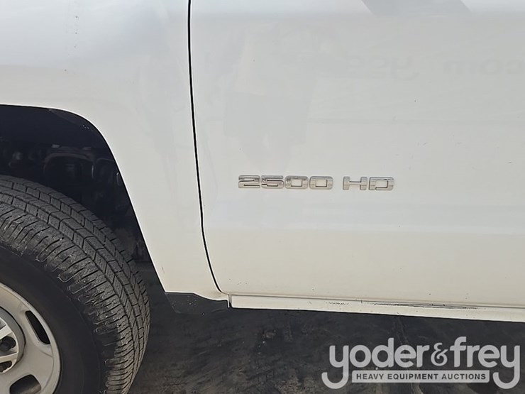 2016-chevrolet-silverado-image-14