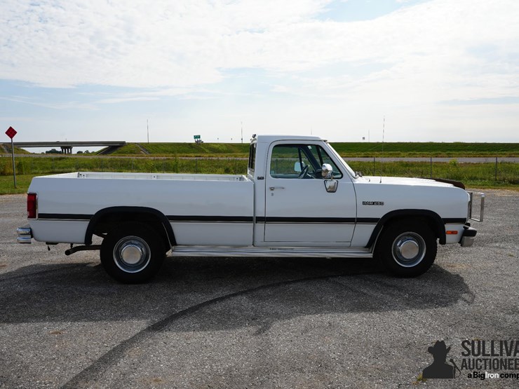 1992-dodge-ram-250-image-4