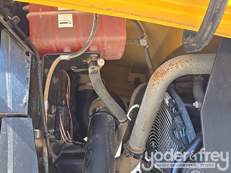 2020-caterpillar-930-image-19