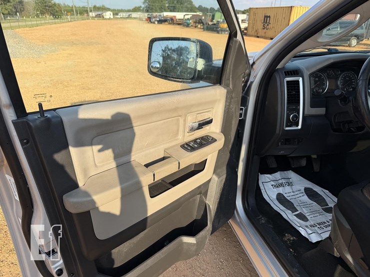 2012-dodge-ram-1500-image-14