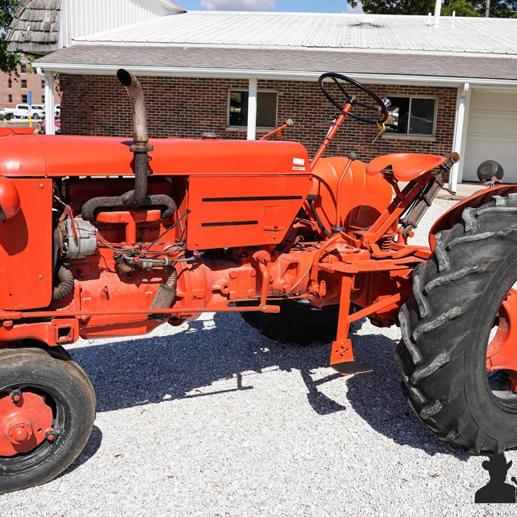 Run #173 - 1946 Case VAC Narrow Front 2WD Tractor