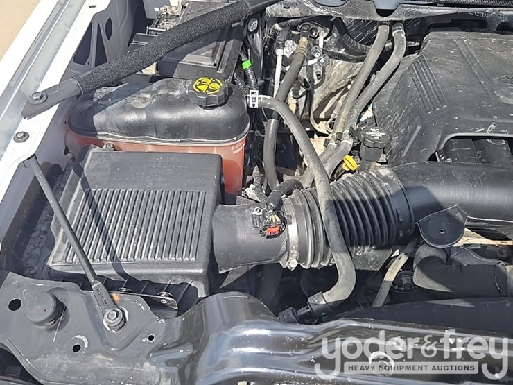 2016-chevrolet-silverado-image-29