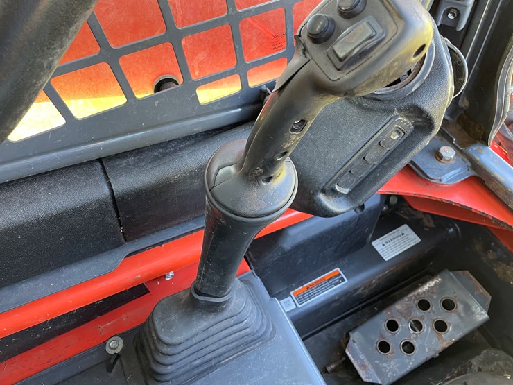 2023-kubota-ssv65-image-52