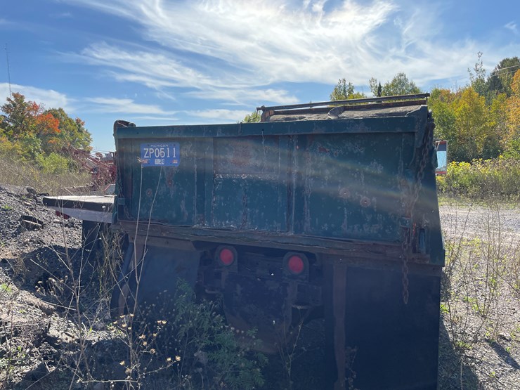#424-•-vintage-ford-1-1/2-ton-single-axle-dump-truck-(no-title)-(houghton,-mi)-image-5