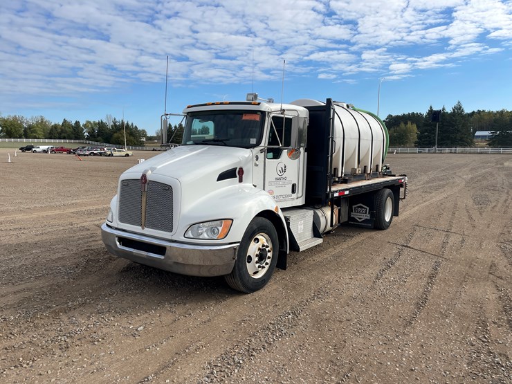 #408-•-2012-kenworth-flatbed-truck-with-water-tank-(has-mn-title-in-delay)-(princeton,-mn)-image-1