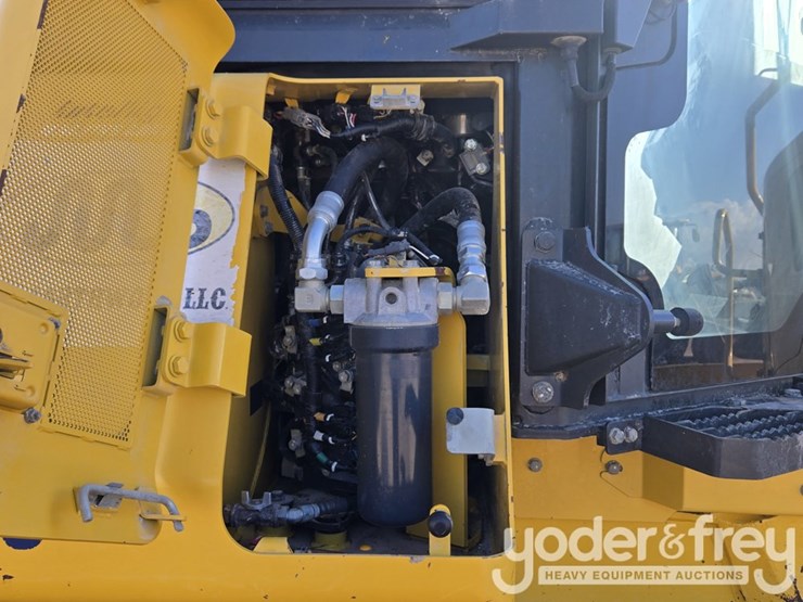 2020-komatsu-d61pxi-24-image-28