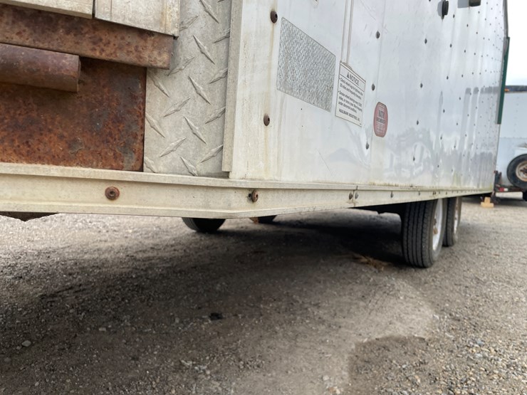 #612-•-haulmark-tandem-axle-enclosed-snowmobile-trailer-(no-title)-(fort-atkinson,-wi)-image-27