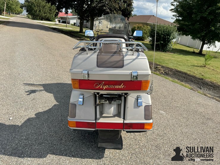 run-#23---1985-honda-goldwing-gl1200-aspencade-motorcycle-image-6