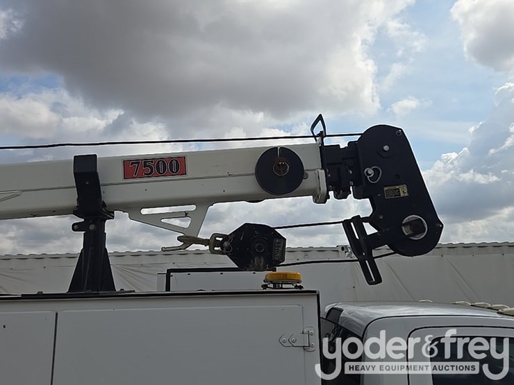 2015-dodge-ram-5500-image-35