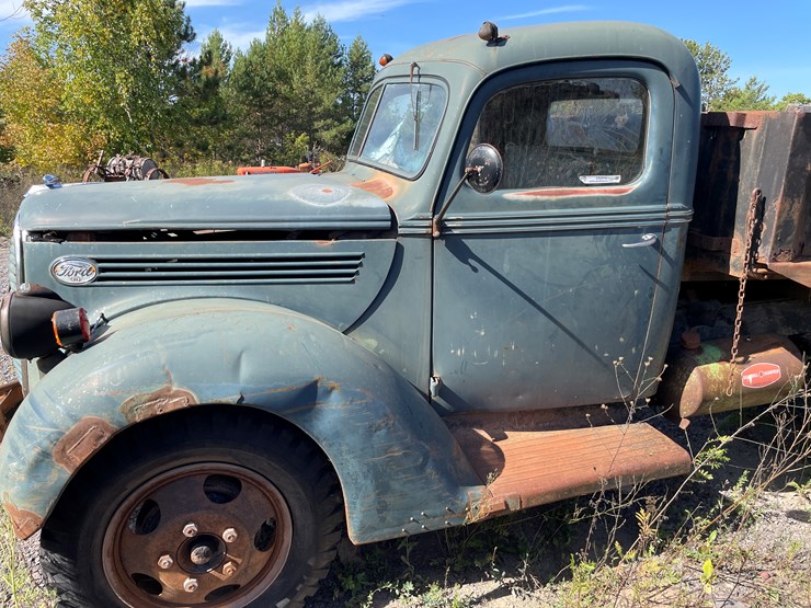 #426-•-vintage-ford-1-1/2-ton-single-axle-dump-truck-(no-title)-(houghton,-mi)-image-8