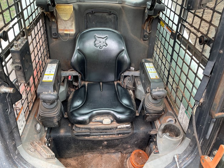 2017-bobcat-t870-image-34