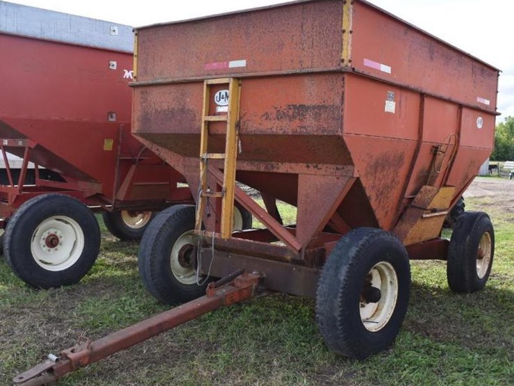 J&M Gravity Box Lot 122, Farm Machinery, (12) Gravity Boxes