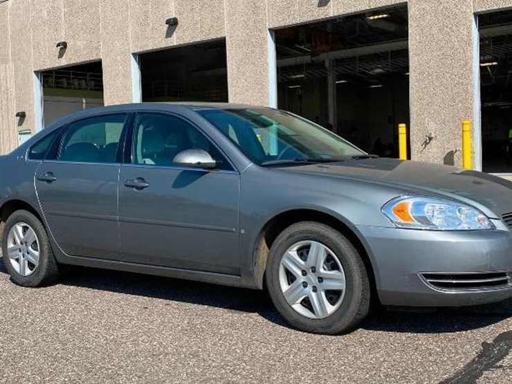 Sherburne County Surplus John Deere 6675 Skid Steer, 2007 Chevrolet