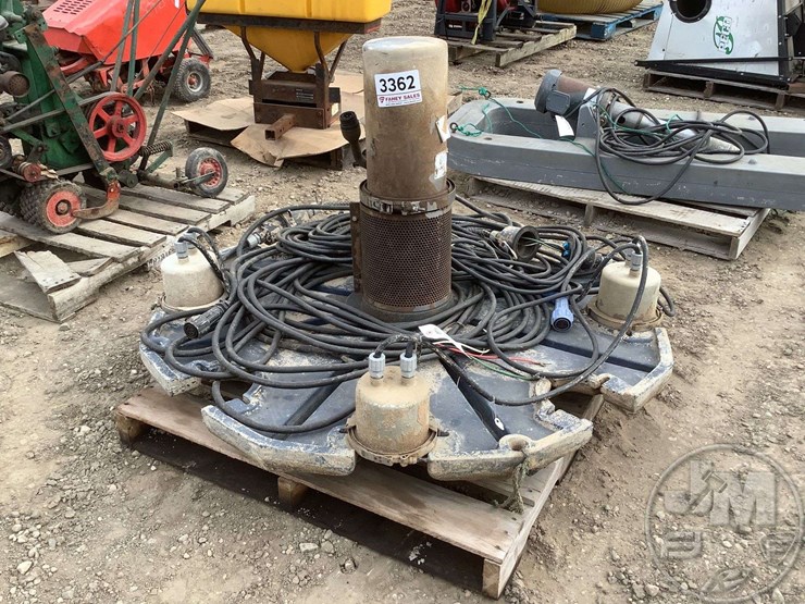 AQUA MASTER FOUNTAIN AND AERATION INDUSTRIES FLOATING AERATOR Lot