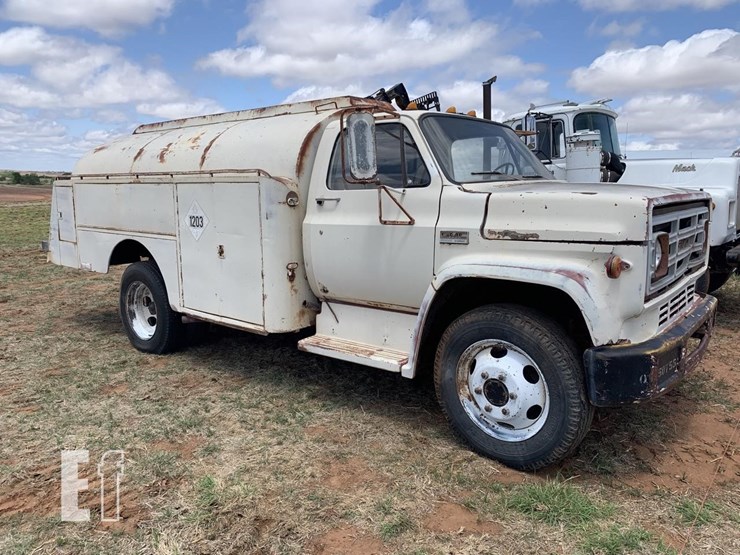 1975 GMC 6000 Lot , Dane Trout Estate, 6/25/2022, North Texas