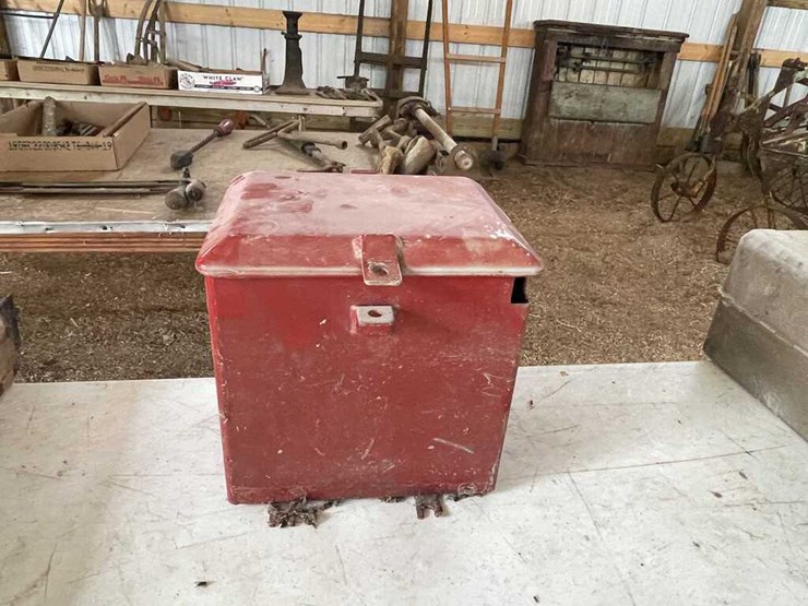 Ih Battery Box Lot 131, Vintage Farm Equipment & Collectables, 8/29/2022, Eastern Iowa