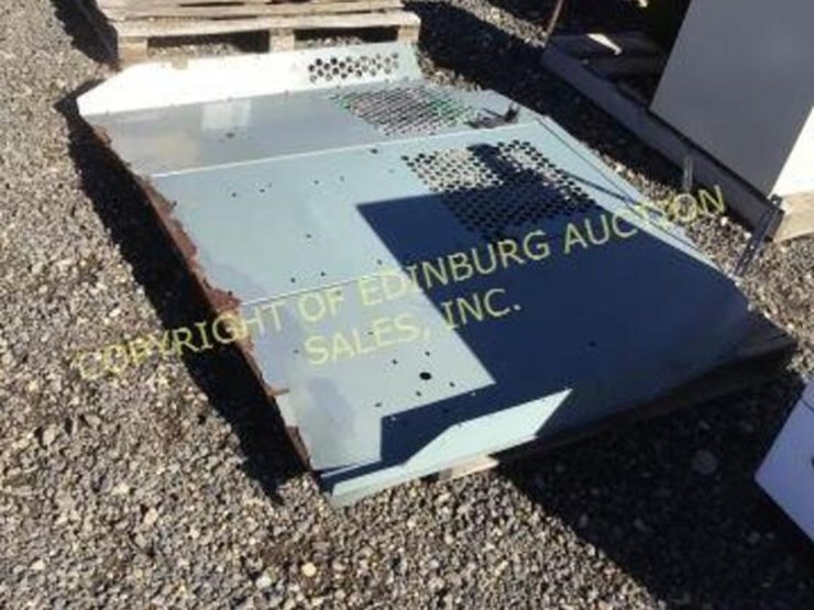 C van divider Lot 3675, ONLINE CONSIGNMENT AUCTION, 11/18/2022