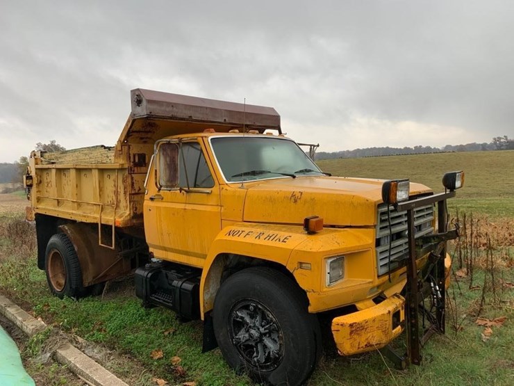 1986 Ford Dump Truck Lot 30, Harty Acres Retirement Auction, 12/10