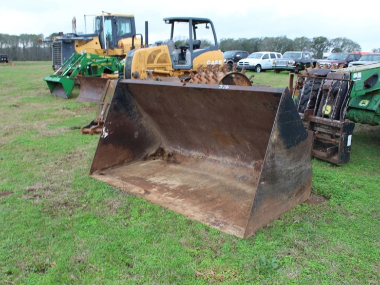 TMD LOADER BUCKET 7.5 FT Lot 376, CRC Oilfield Services Liquidation