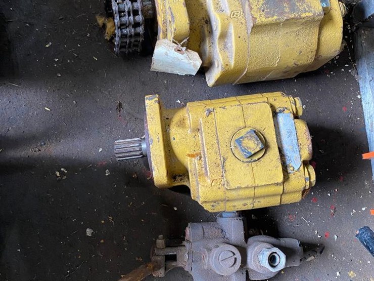 226 • Hydraulic pumps Lot 226, Estate Farm Equipment Auction, 9/19