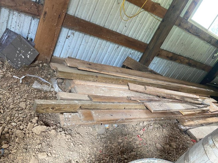 366 • Various size boards Lot 366, Estate Farm Equipment Auction, 9