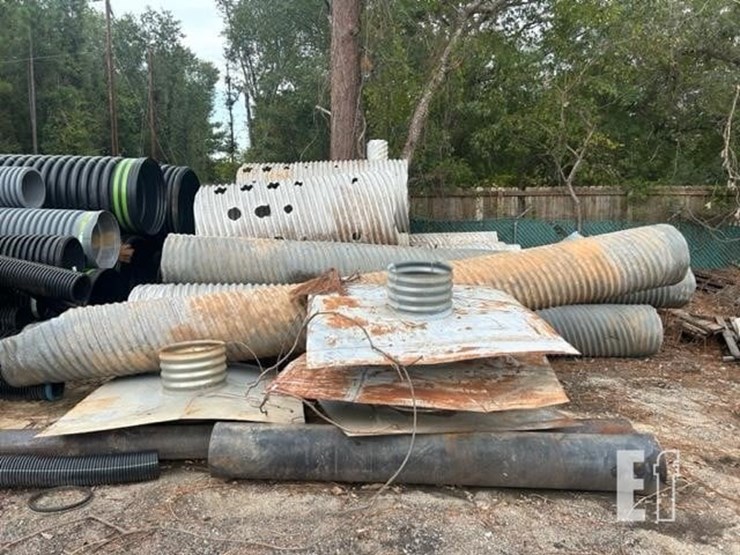 GALVANIZED PIPE AND METAL PIPE CONNECTORS Lot 312, Sox and Sons