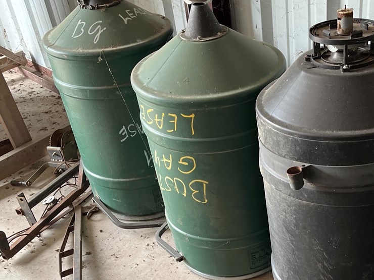 205 • ONTIME HANGING FEEDER Lot 205, Louisiana Sportsman's Auction