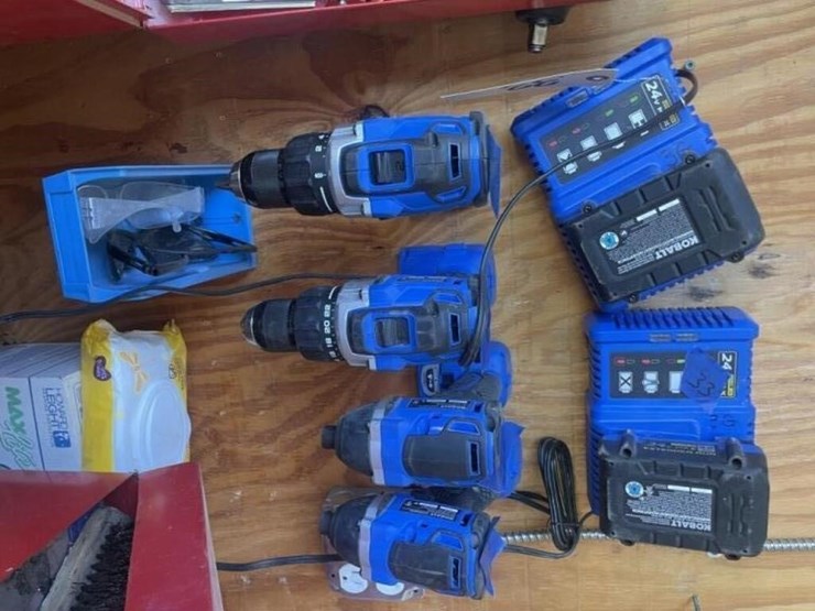 Kobalt 24V Tool Set 1/2" Impact Grinder + Lot 33, Pearce Estate Auction, 10/19/2023, Chupps