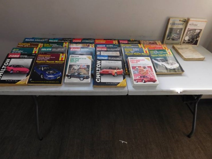 Large Lot of Automotive Manuals Lot 52, Heavy Equipment