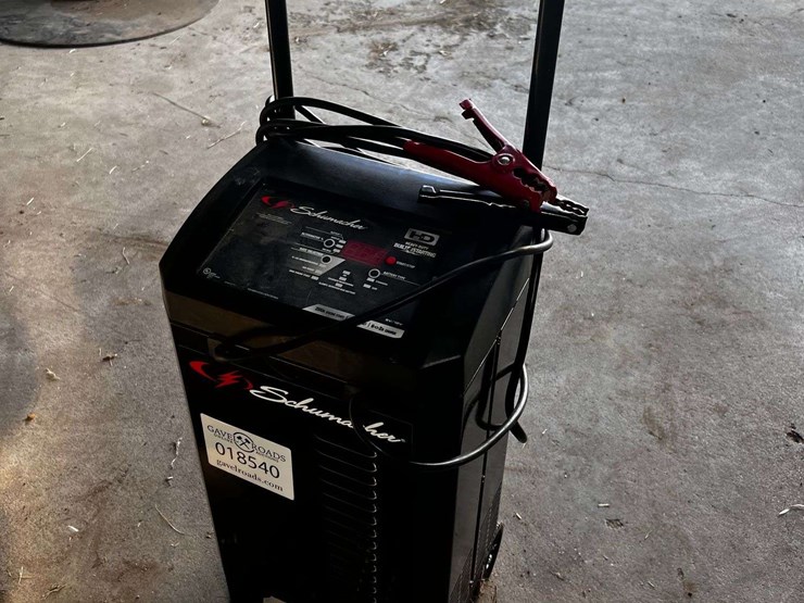 Schumacher SC1309 Battery Charger - Lot #18540, Agriculture