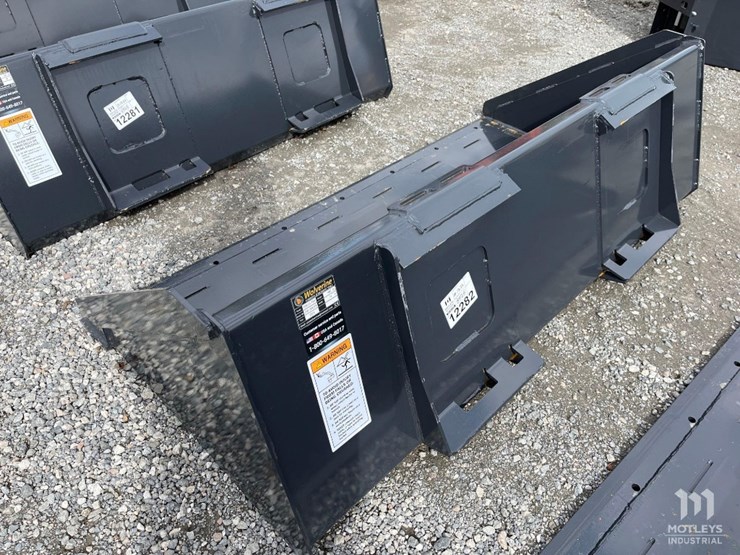 2023 Wolverine Skid Steer 72" Track Duty Bucket Lot 1336, Snow