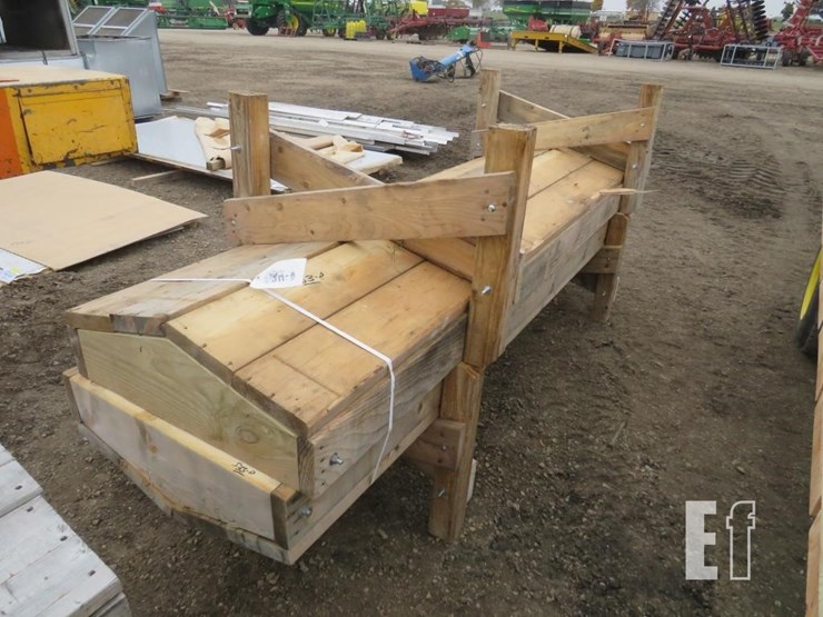 (2) 10' FEED BUNKS, WOOD Lot 533, Pocahontas Machinery Auction